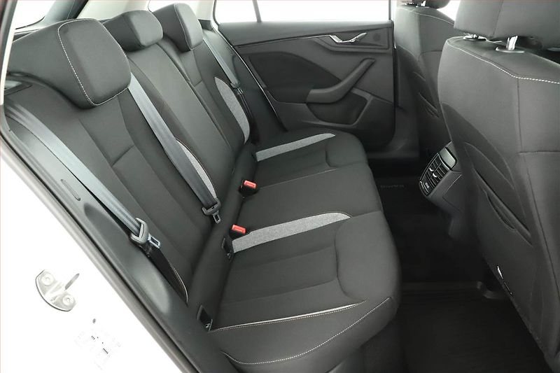 Škoda Kamiq (2026) Selection 1.0 TSI - fotka 7 z 15