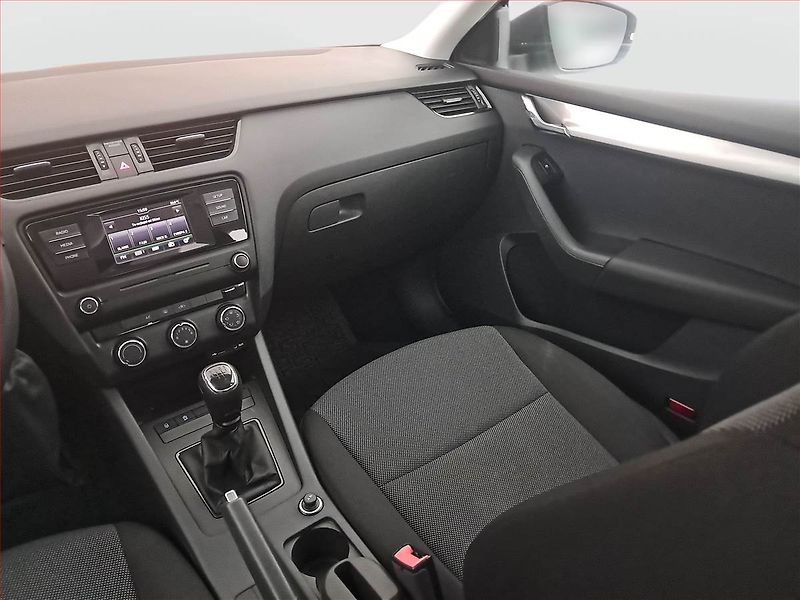 Škoda Octavia (2016) 1.6 TDI, ČR,1.maj - fotka 8 z 13