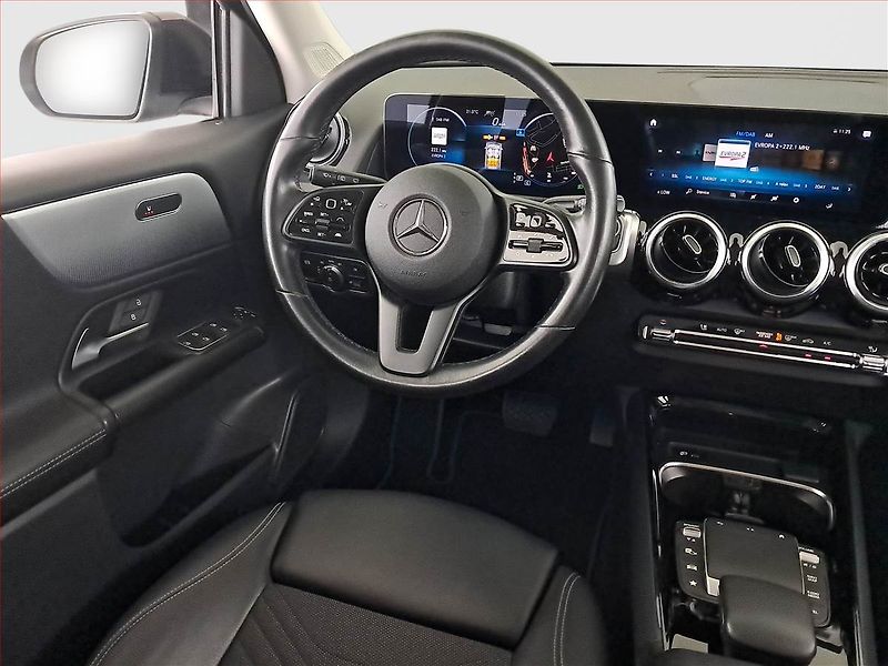 Mercedes-Benz GLB (2022) 200 d - fotka 7 z 20