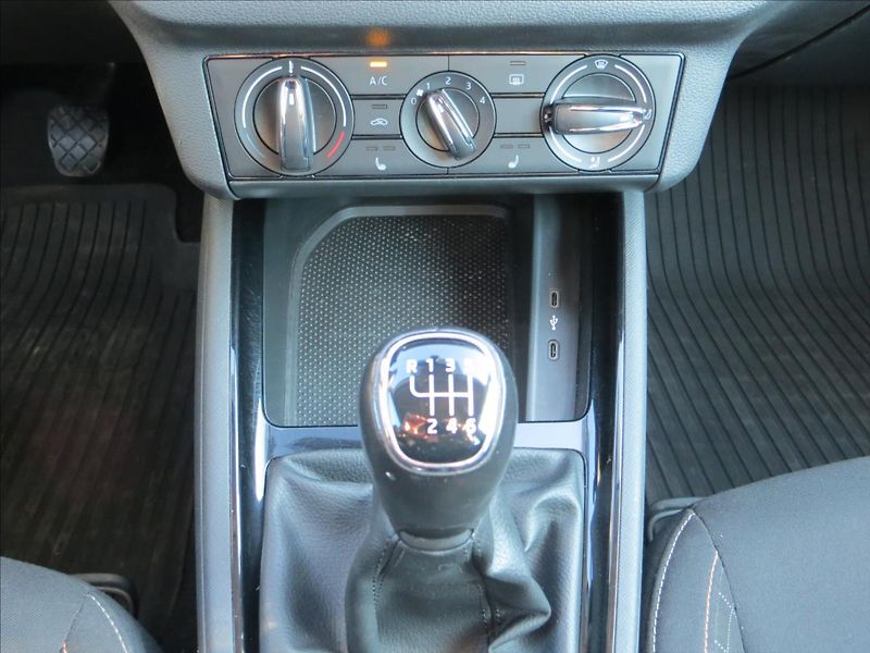 Škoda Scala 1,0 TSI 81kW Ambition ČR - fotka 13 z 21