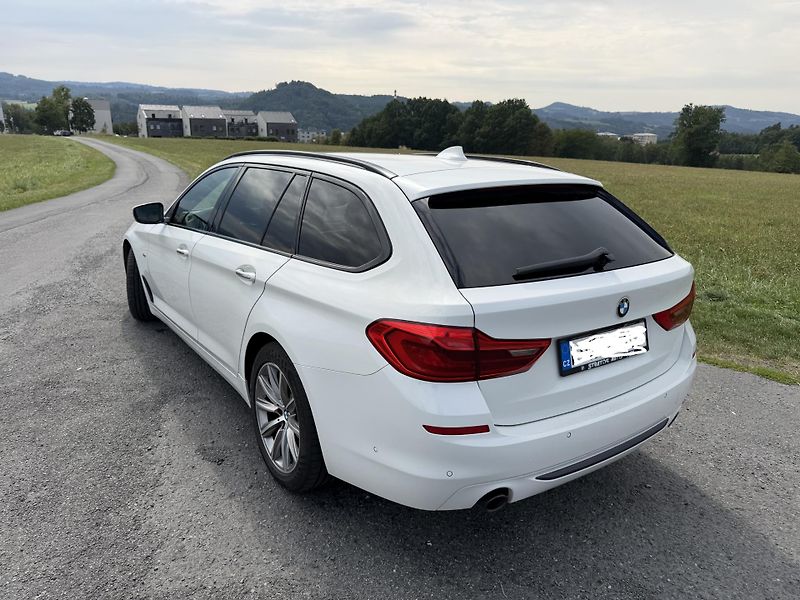 BMW Řada 5 (2017) 530 xDrive SPORT LINE, ČR - fotka 3 z 20