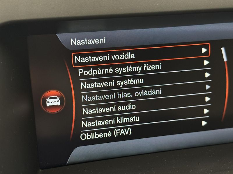 Volvo XC60 D4 AWD SUMMUM AUT CZ 1.maj - fotka 38 z 40