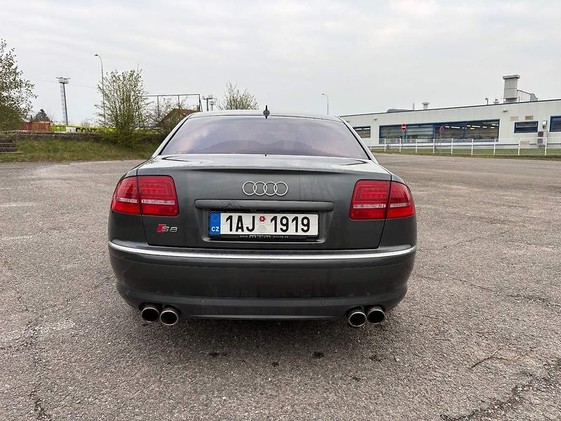 Audi S8 (2008) Audi S8, 5.2V10 331kW - fotka 10 z 21