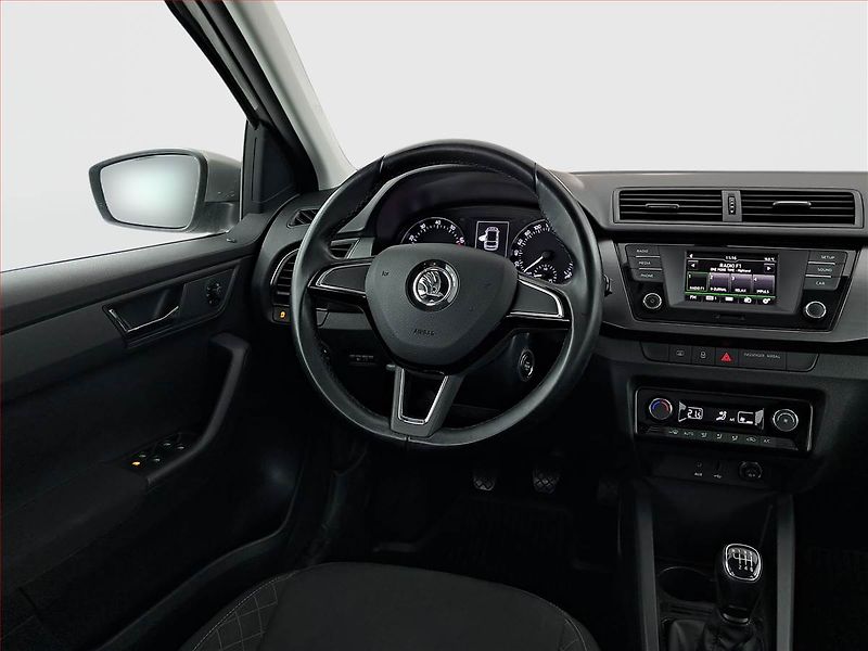 Škoda Fabia (2018) 1.0 TSI, Park. senzory - fotka 7 z 19
