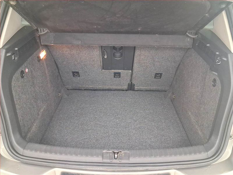 Volkswagen Tiguan (2011) Freestyle 2.0 TSI, 4X4 - fotka 14 z 16