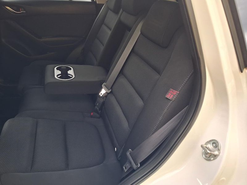 Mazda CX-5 (2016) 2,2 SKYACTIV 4x4 NAVI SERVISKA - fotka 11 z 37