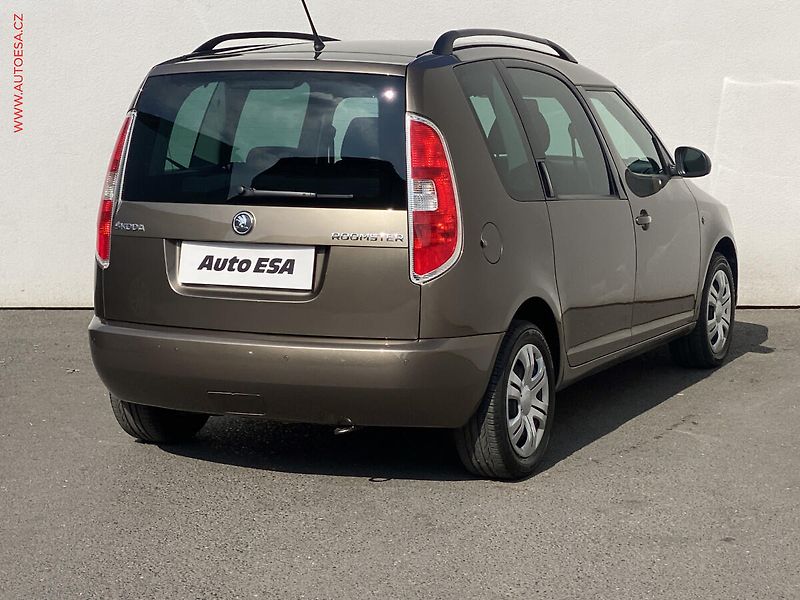 Škoda Roomster (2015) 1.2 TSi, Fresh, TZ, +kola - fotka 4 z 17