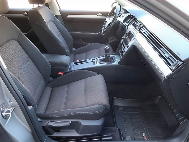 Volkswagen Passat (2015) Comfortline 2.0 TDI, Navi - fotka 9 z 18