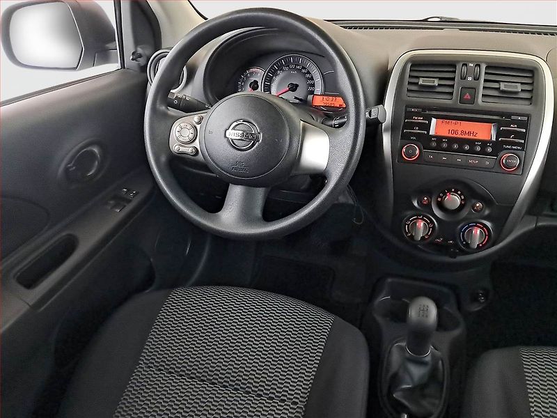 Nissan Micra (2015) 1.2 12V - fotka 7 z 15