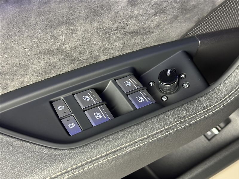 Audi e-tron 55  300kW Sportback S-Line LED - fotka 23 z 46