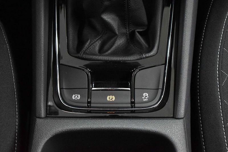 Škoda Karoq 2.0TDI*REZERVACE* - fotka 24 z 44
