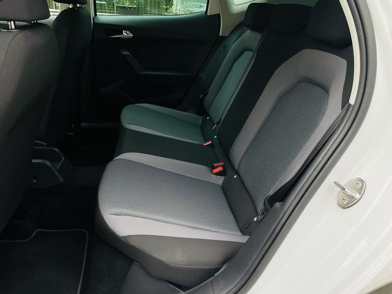 Seat Arona 1.0TSI 85KW 1.MAJITEL SENZORY  - fotka 29 z 43