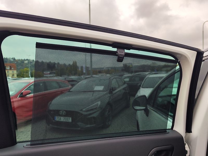 Peugeot 5008 2.0 HDI/110kW Allure - fotka 11 z 35