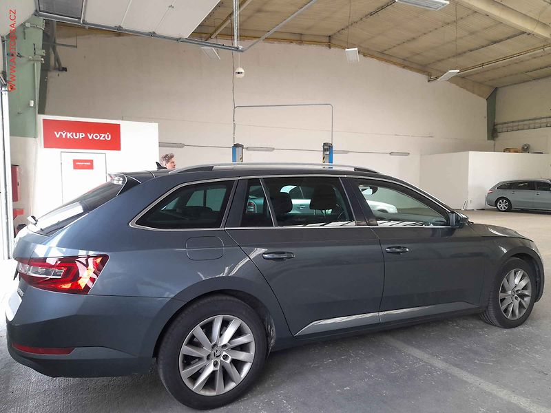 Škoda Superb (2016) 2.0TDi - fotka 2 z 3