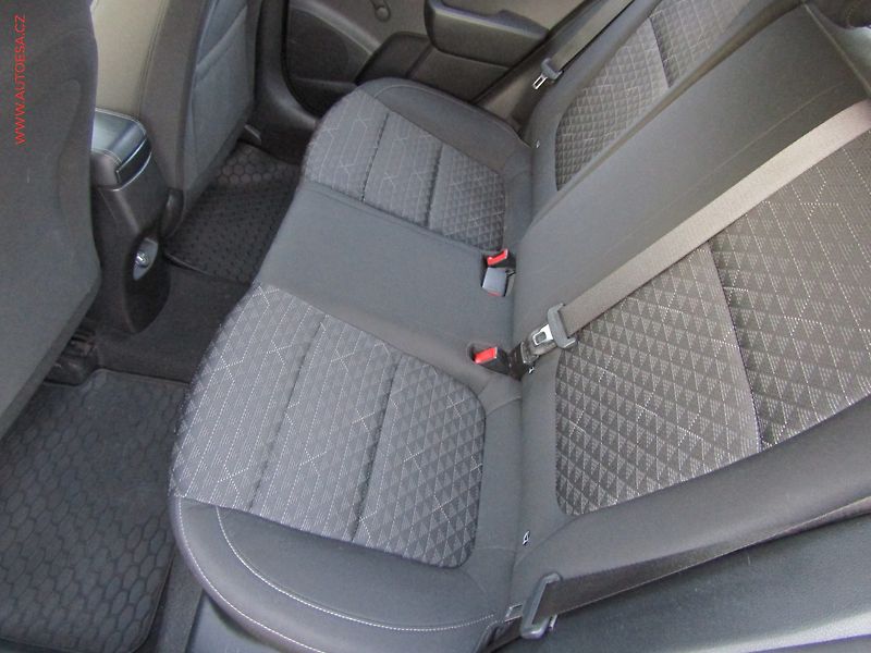 Kia Rio (2022) 1.2i, ČR, AC - fotka 10 z 16