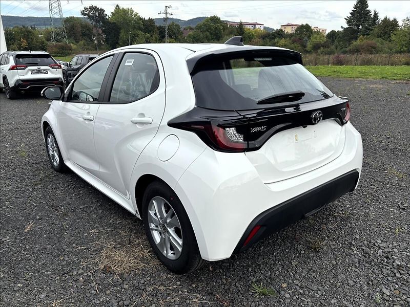 Toyota Yaris 1,5   Comfort HEV 116 CVT - fotka 5 z 9