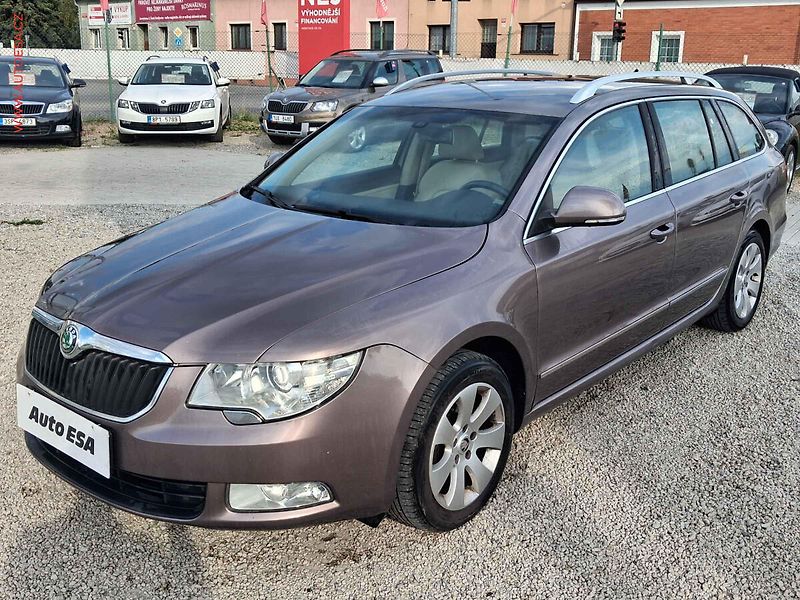 Škoda Superb (2012) 1.6TDi, Xenon - fotka 3 z 23