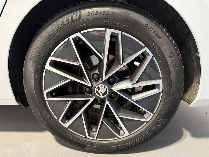 Škoda Octavia 2.0 TDI 110kW DSG Sportline Co - fotka 14 z 14