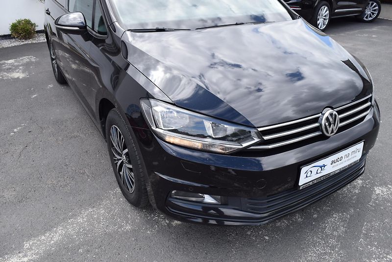 Volkswagen Touran (2017) 1.4TSI 110kw CLBMT TAŽ NAV APP - fotka 4 z 50