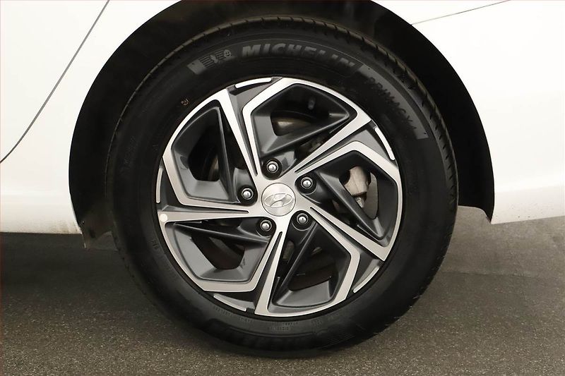 Hyundai i30 (2023) Family Comfort 1.0 T-GDI, ČR - fotka 13 z 13