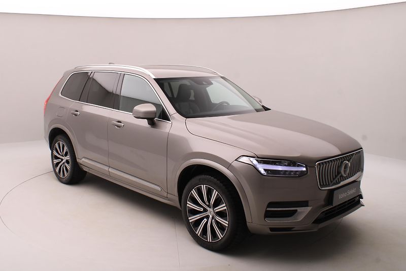 Volvo XC90 B5 AWD INSCRIPTION REZERVACE - fotka 17 z 49