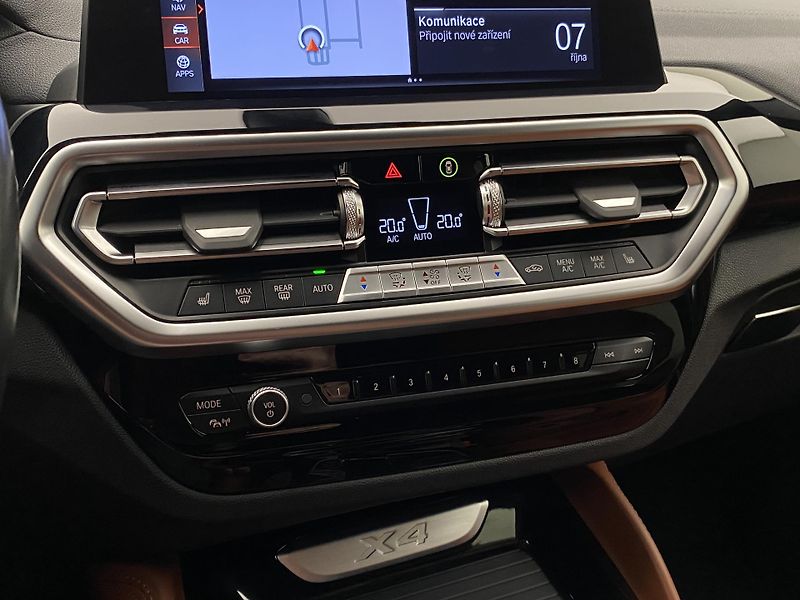 BMW X4 xDRIVE 20i M-PAKET AUT CZ - fotka 27 z 73