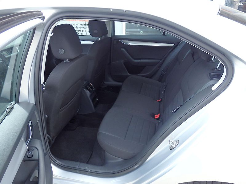 Škoda Octavia 2.0 TDI 110 kW 6x AIRBAG - fotka 7 z 17