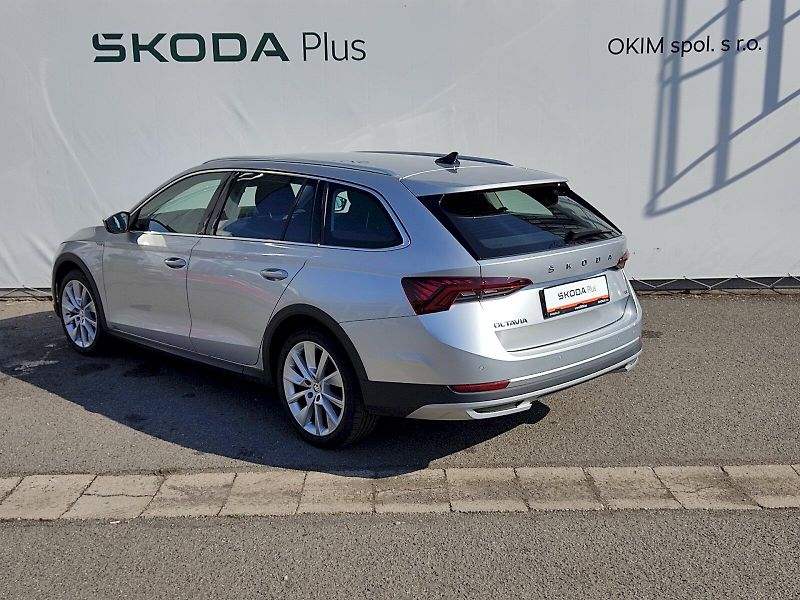 Škoda Octavia (2023) Combi Scout 2,0 Tdi 147 Kw 4x4 - fotka 33 z 36