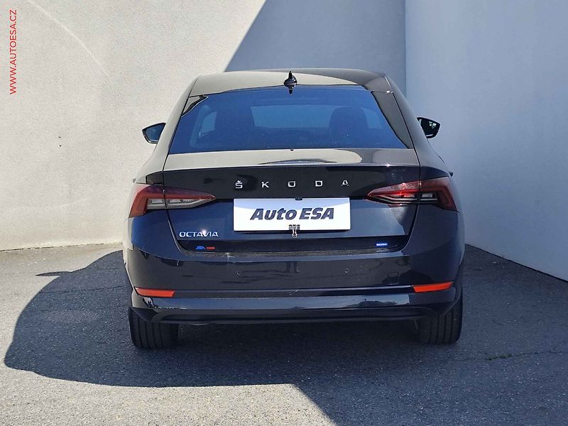 Škoda Octavia (2023) 2.0 TDi, ČR, Style, DSG, TZ - fotka 5 z 27