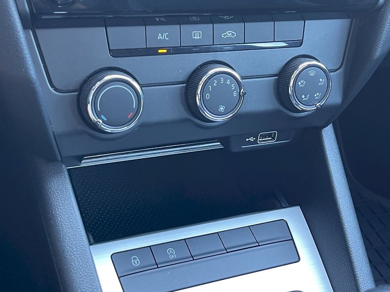 Škoda Octavia (2019) 1.5 TSI 110kW Ambition Plus co - fotka 12 z 30