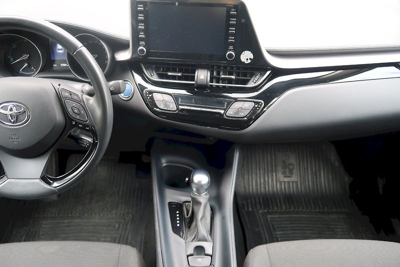 Toyota C-HR (2022) 1,8 Hybrid 90kW e-CVT Comfort - fotka 6 z 34