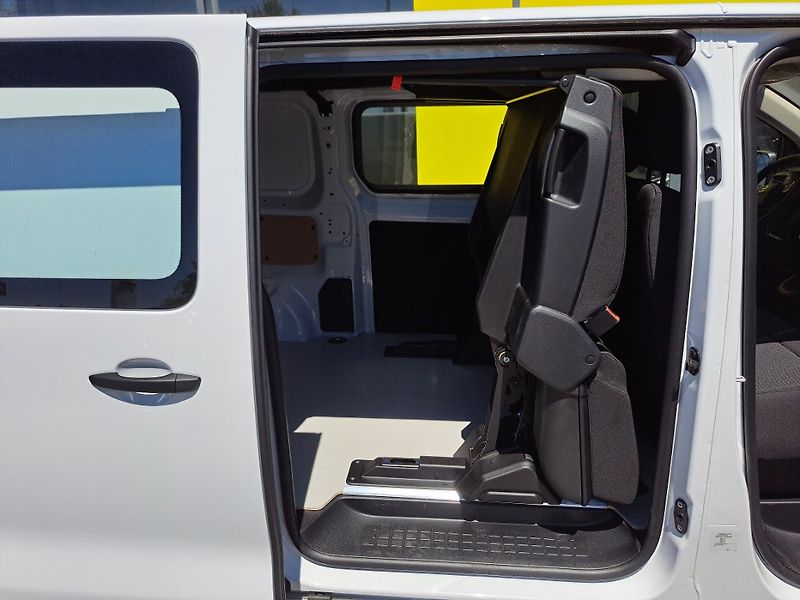 Opel Vivaro (2026) CrewVan Flex L2 2,2 CDTi 6míst - fotka 11 z 22