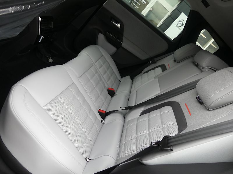 Citroën C5 Aircross (2026) MAX Plug-in Hybrid 195k Aut. - fotka 10 z 24