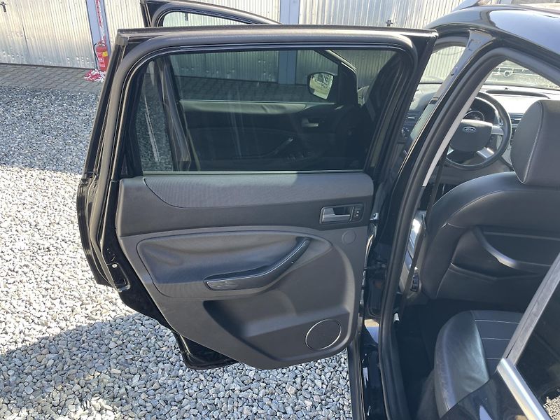 Ford Kuga 2.0TDC-i 4x4 135PS TITANIUM!!! - fotka 113 z 189