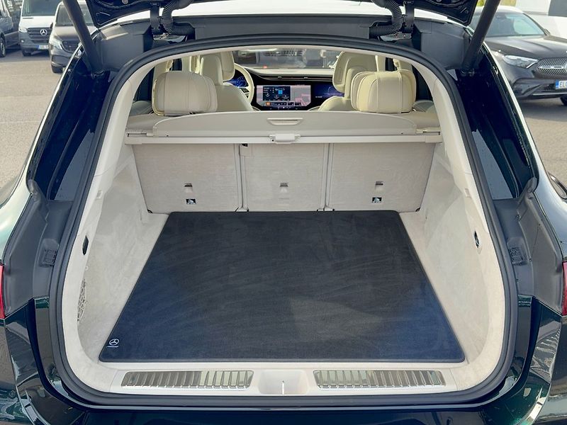 Mercedes-Benz EQS 500 4MATIC SUV AMG - fotka 13 z 39