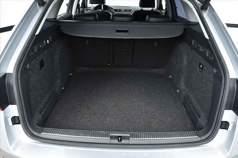 Škoda Superb 2.0 TDI 140kW 4x4 L&K DSG ČR - fotka 13 z 33
