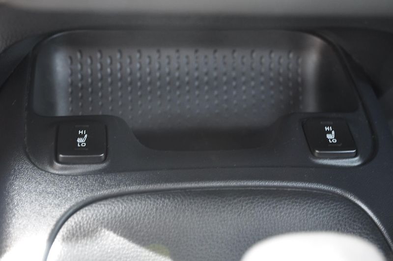 Toyota Corolla 2.0 Hybrid 112kW KOMBI - fotka 10 z 17
