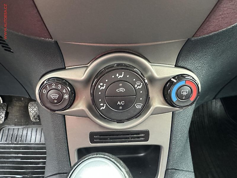 Ford Fiesta (2009) 1.25, AC - fotka 15 z 16