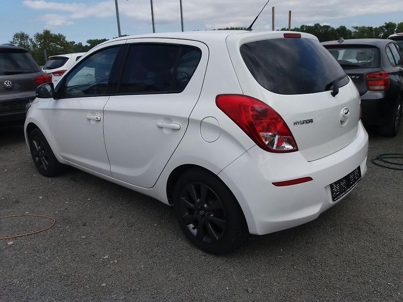 Hyundai i20 1.2i,62kW,KLIMA,SERV.KNÍŽKA - fotka 5 z 16