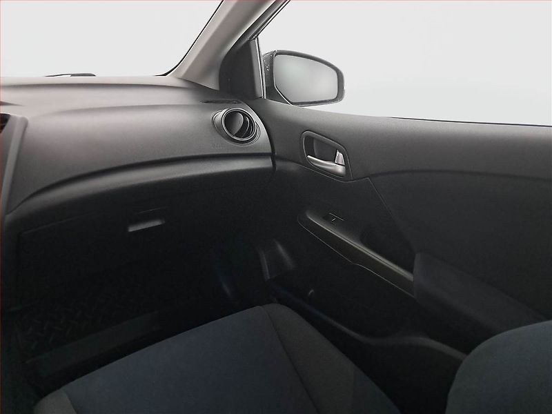 Honda Civic (2013) 1.4 i-VTEC - fotka 8 z 16