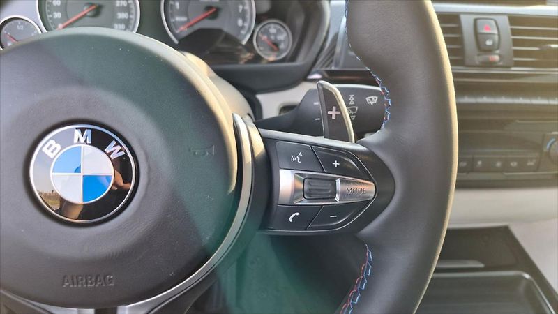 BMW M4 3,0 317 Kw Cabrio DPH REMUS - fotka 20 z 22