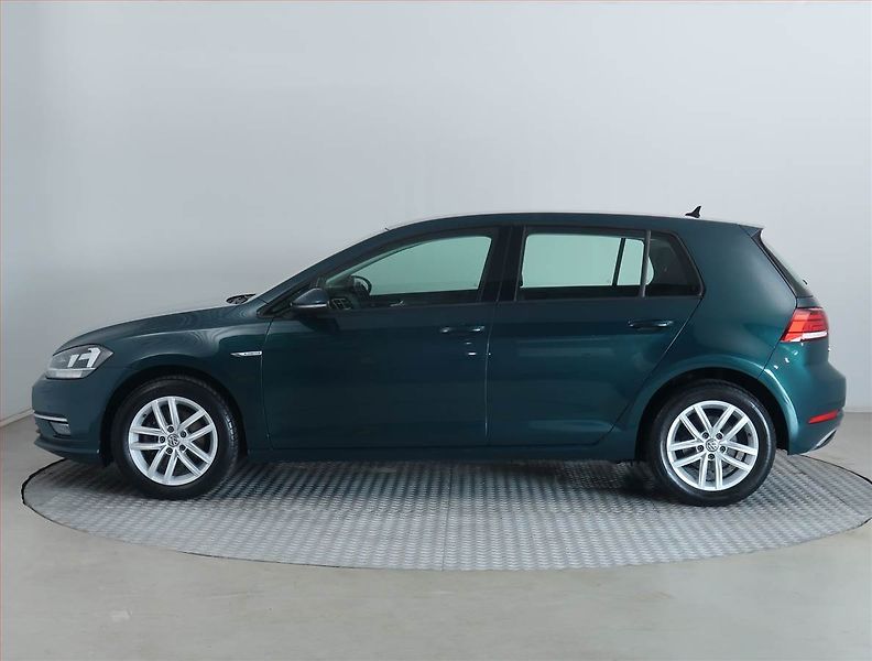 Volkswagen Golf (2017) Comfortline 1.4 TGI CNG - fotka 3 z 17