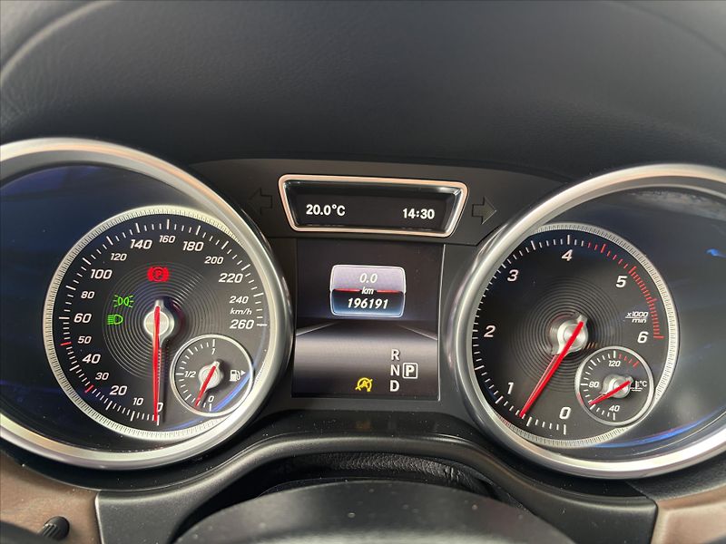 Mercedes-Benz GLS 350d 4M - fotka 7 z 24