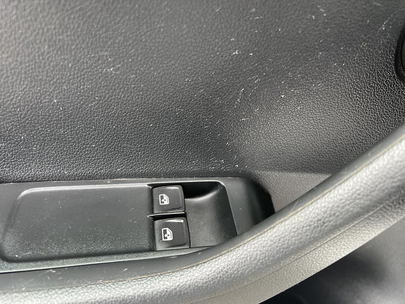 Škoda Fabia 1.0MPi 44kw PŮVOD ČR odp.DPH - fotka 12 z 36