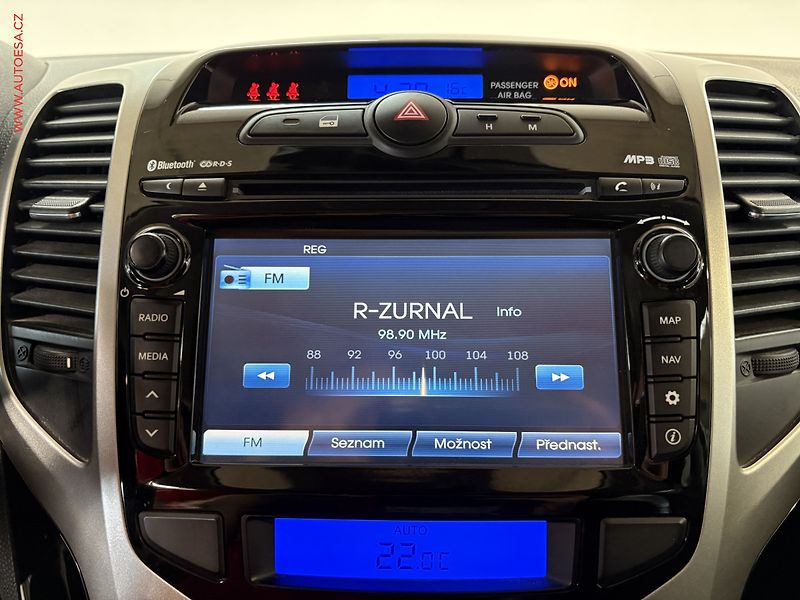 Hyundai ix20 (2016) 1.6 CRDi, Executive, panor - fotka 13 z 16