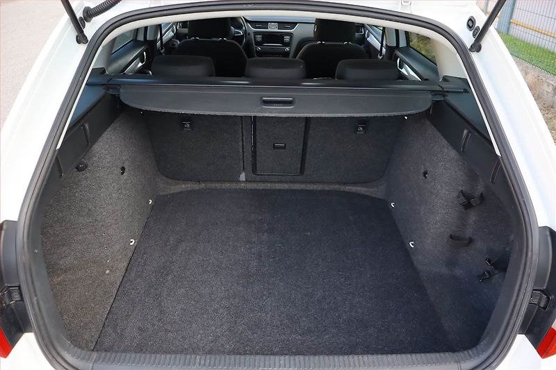 Škoda Octavia (2015) 1.6 TDI, Tempomat - fotka 14 z 21