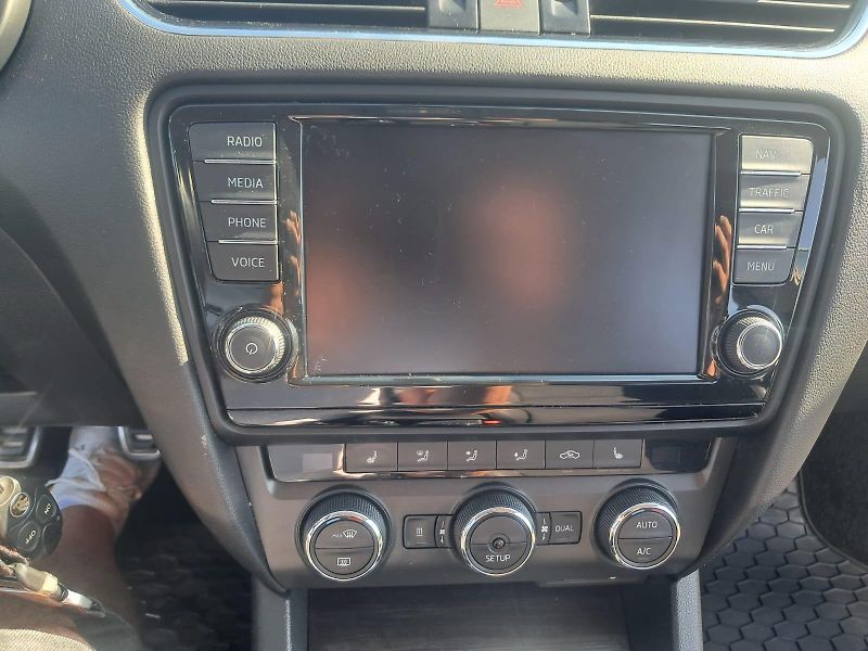 Škoda Octavia (2015) 2,0 TDI 110 kW SCOUT - fotka 15 z 23