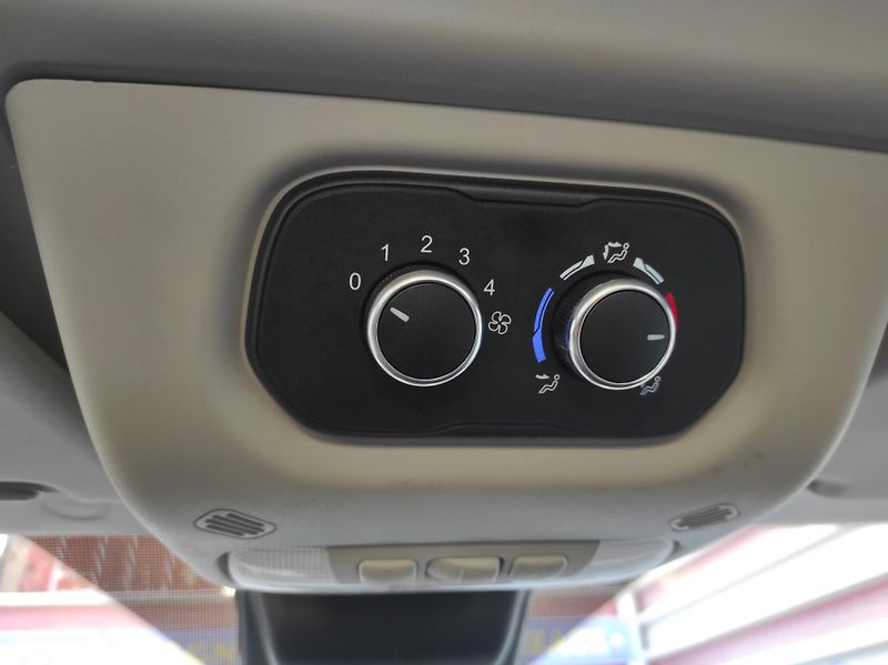 Ford Transit 2,0EcoBlue mHEV L2,9 míst, ČR - fotka 22 z 30