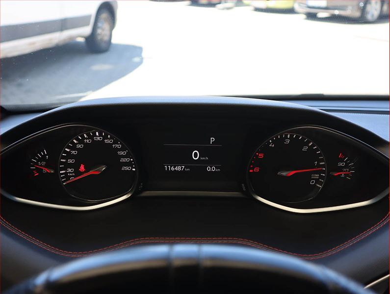 Peugeot 308 (2015) 2.0 BlueHDi GT, Automat, Kůže - fotka 11 z 23