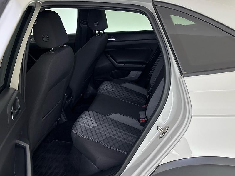 Volkswagen Taigo R-Line DSG - fotka 8 z 29
